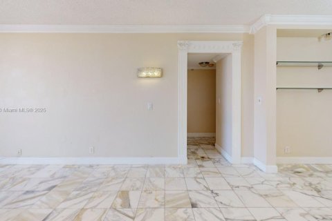 Copropriété à vendre à Hallandale Beach, Floride: 2 chambres, 130.06 m2 № 1966226 - photo 10
