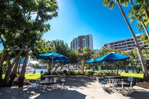 Copropriété à vendre à Hallandale Beach, Floride: 2 chambres, 130.06 m2 № 1966226 - photo 29