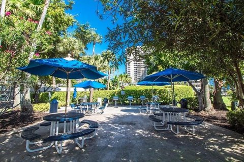 Copropriété à vendre à Hallandale Beach, Floride: 2 chambres, 130.06 m2 № 1966226 - photo 30