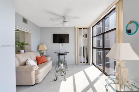 Купить кондоминиум в Халландейл-Бич, Флорида 2 спальни, 99.87м2, № 2006619 - фото 11