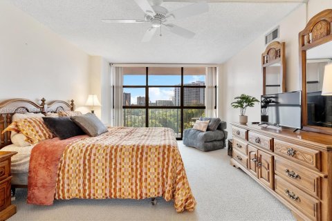 Купить кондоминиум в Халландейл-Бич, Флорида 2 спальни, 99.87м2, № 2006619 - фото 26