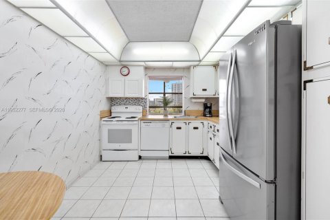 Купить кондоминиум в Халландейл-Бич, Флорида 2 спальни, 99.87м2, № 2006619 - фото 18