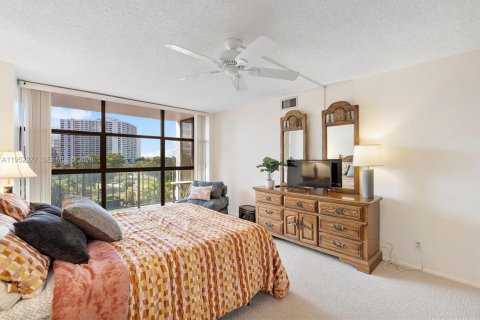 Купить кондоминиум в Халландейл-Бич, Флорида 2 спальни, 99.87м2, № 2006619 - фото 27