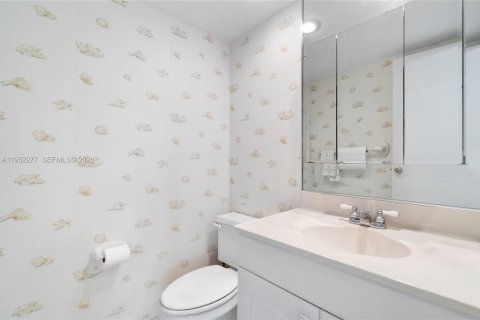 Купить кондоминиум в Халландейл-Бич, Флорида 2 спальни, 99.87м2, № 2006619 - фото 23