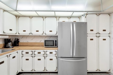 Купить кондоминиум в Халландейл-Бич, Флорида 2 спальни, 99.87м2, № 2006619 - фото 22