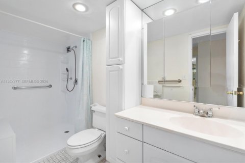 Купить кондоминиум в Халландейл-Бич, Флорида 2 спальни, 99.87м2, № 2006619 - фото 29