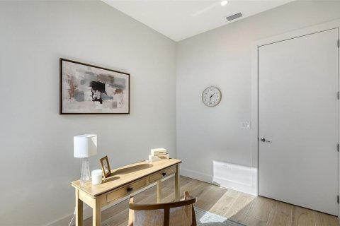 Condo in Sarasota, Florida, 2 bedrooms  № 2143528 - photo 12