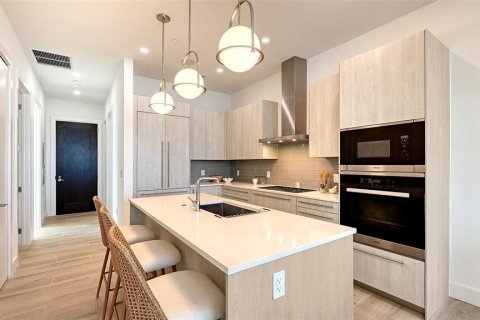 Condo in Sarasota, Florida, 2 bedrooms  № 2143528 - photo 9