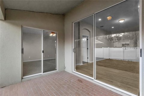 House in Brandon, Florida 4 bedrooms, 196.21 sq.m. № 2197990 - photo 4
