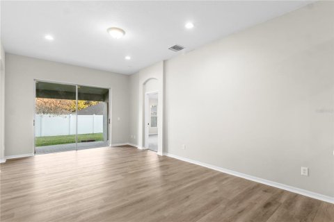 House in Brandon, Florida 4 bedrooms, 196.21 sq.m. № 2197990 - photo 24