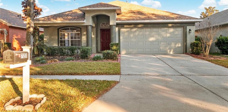 House in Brandon, Florida 4 bedrooms, 196.21 sq.m. № 2197990