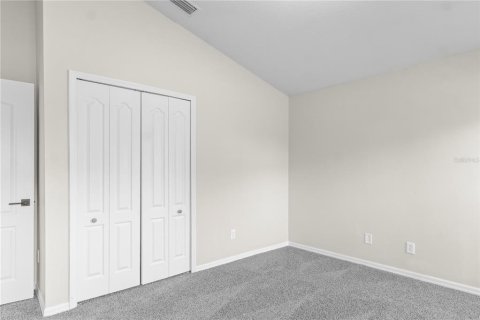 House in Brandon, Florida 4 bedrooms, 196.21 sq.m. № 2197990 - photo 15