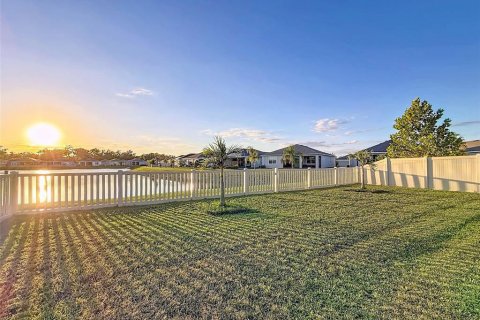 House in Zephyrhills, Florida 3 bedrooms, 169.27 sq.m. № 2098445 - photo 6