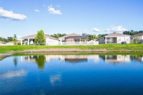 House in Zephyrhills, Florida 3 bedrooms, 169.27 sq.m. № 2098445 - photo 7