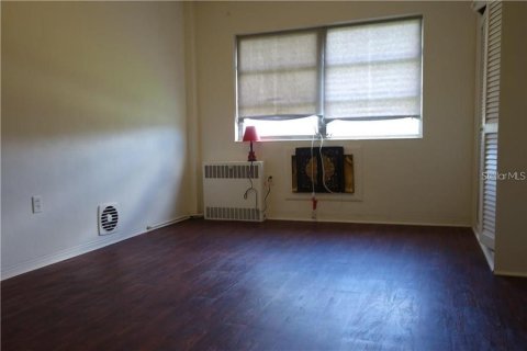 Condo in Clearwater, Florida, 1 bedroom № 2237855 - photo 9