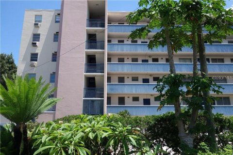 Condo in Clearwater, Florida, 1 bedroom  № 2237855