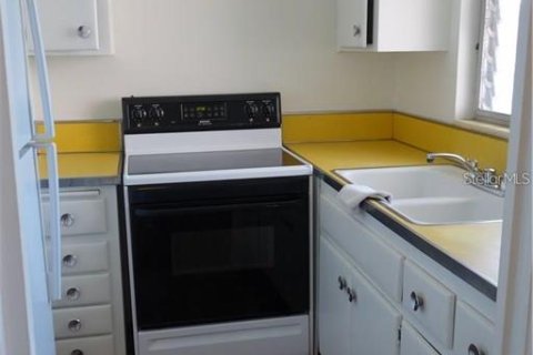 Condo in Clearwater, Florida, 1 bedroom № 2237855 - photo 4