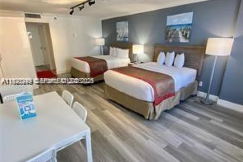 Condominio en venta en Sunny Isles Beach, Florida, 38.09 m2 № 1984637 - foto 1