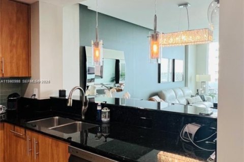 Снять в аренду кондоминиум в Норт-Бей-Виллидж, Флорида 1 спальня, 83.61м2, № 1990522 - фото 6