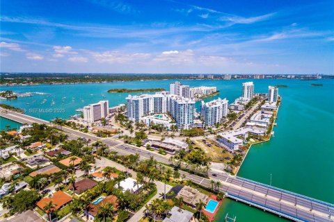 Снять в аренду кондоминиум в Норт-Бей-Виллидж, Флорида 1 спальня, 83.61м2, № 1990522 - фото 2