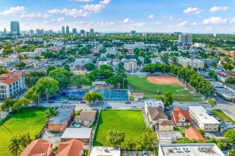 Commercial property in Miami, Florida № 1708572 - photo 3