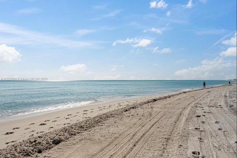 Copropriété à louer à Miami Beach, Floride: 2 chambres, 86.4 m2 № 1859615 - photo 23