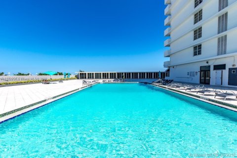 Copropriété à louer à Miami Beach, Floride: 2 chambres, 86.4 m2 № 1859615 - photo 21