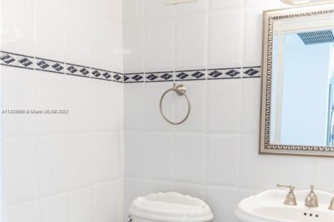 Copropriété à louer à Miami Beach, Floride: 2 chambres, 86.4 m2 № 1859615 - photo 11