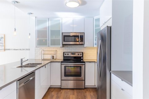 Copropriété à louer à Miami Beach, Floride: 2 chambres, 86.4 m2 № 1859615 - photo 3
