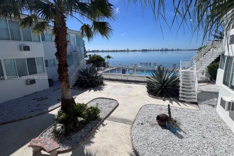 Appartement à louer à North Bay Village, Floride: 2 chambres, 120.77 m2 № 2066519 - photo 23