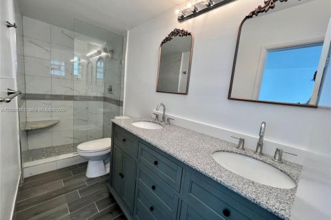 Appartement à louer à North Bay Village, Floride: 2 chambres, 120.77 m2 № 2066519 - photo 16