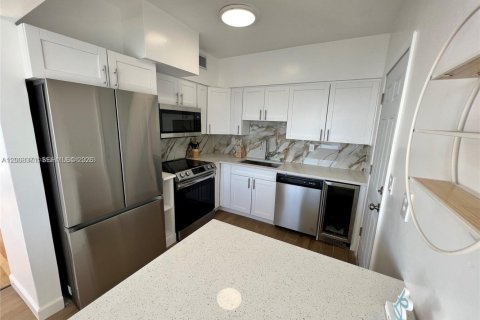 Appartement à louer à North Bay Village, Floride: 2 chambres, 120.77 m2 № 2066519 - photo 7