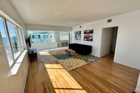 Appartement à louer à North Bay Village, Floride: 2 chambres, 120.77 m2 № 2066519 - photo 10