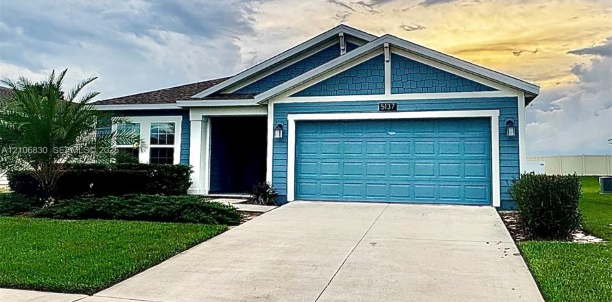 Villa ou maison à Mount Dora, Floride 4 chambres, 171.22 m2 № 2426048