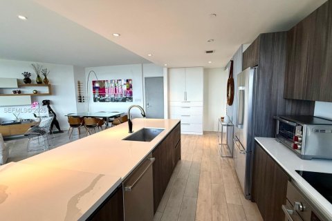 Condominio en venta en Miami, Florida, 3 dormitorios, 148.27 m2 № 2152786 - foto 11