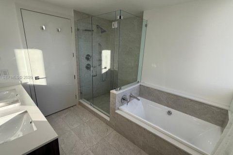 Condominio en venta en Miami, Florida, 3 dormitorios, 148.27 m2 № 2152786 - foto 21