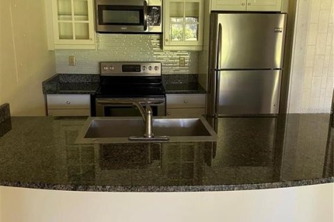 Condo in Haines City, Florida, 2 bedrooms  № 1554417 - photo 4