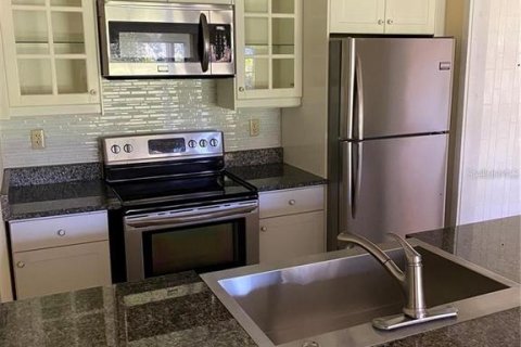 Condo in Haines City, Florida, 2 bedrooms  № 1554417 - photo 3