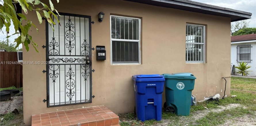 Villa ou maison à Miami, Floride 1 chambre, 83.8 m2 № 1982761