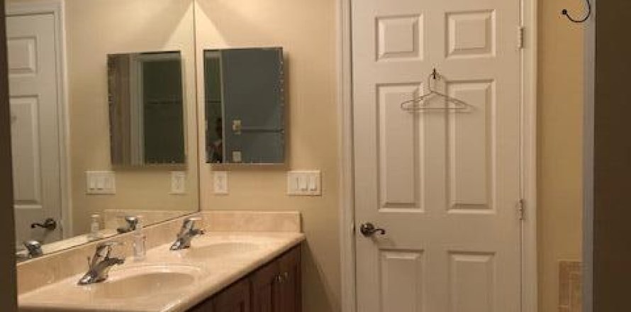 Adosado en Stuart, Florida 3 dormitorios, 131.64 m2 № 1208572