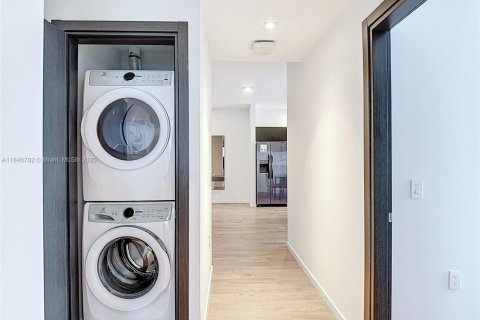 Copropriété à louer à Miami, Floride: 3 chambres, 106.84 m2 № 1935776 - photo 21