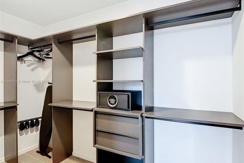 Copropriété à louer à Miami, Floride: 3 chambres, 106.84 m2 № 1935776 - photo 19