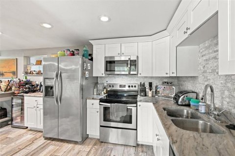 Villa ou maison à vendre à Tampa, Floride: 3 chambres, 172.98 m2 № 2388803 - photo 11