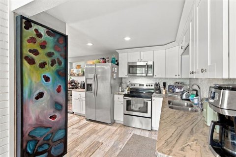 Villa ou maison à vendre à Tampa, Floride: 3 chambres, 172.98 m2 № 2388803 - photo 8
