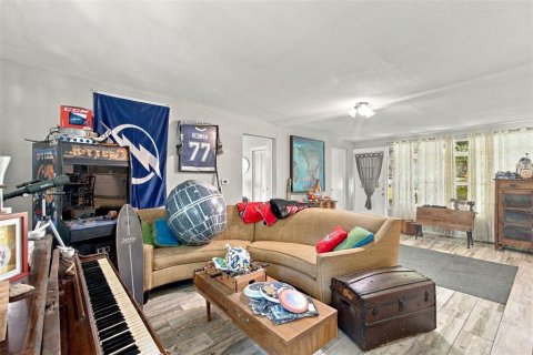 Villa ou maison à vendre à Tampa, Floride: 3 chambres, 172.98 m2 № 2388803 - photo 6
