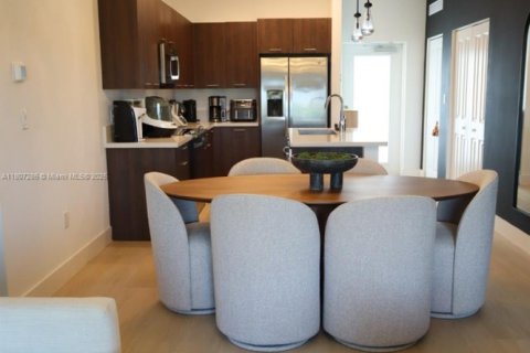 Condo in Doral, Florida, 3 bedrooms  № 1940606 - photo 3