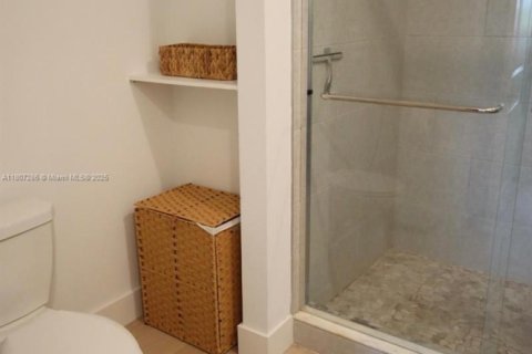 Condo in Doral, Florida, 3 bedrooms  № 1940606 - photo 12