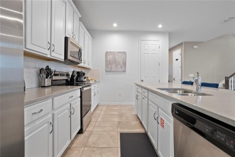 Villa ou maison à vendre à Kissimmee, Floride: 6 chambres, 277.5 m2 № 1634994 - photo 19