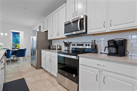 Villa ou maison à vendre à Kissimmee, Floride: 6 chambres, 277.5 m2 № 1634994 - photo 18