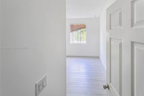 Купить виллу или дом в Майами, Флорида 4 спальни, 201.97м2, № 1983714 - фото 17